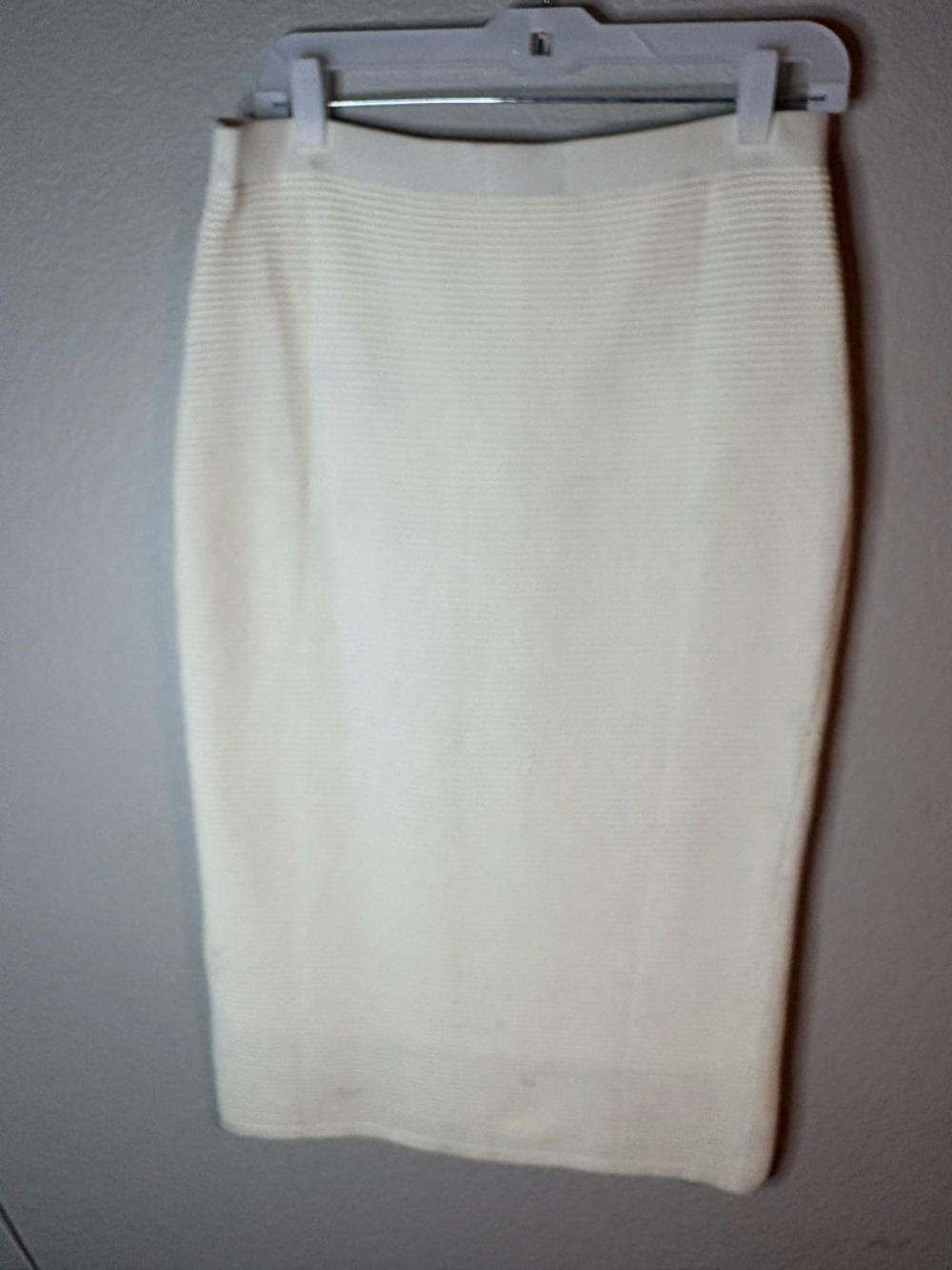Jennifer Lopez Cream Ribbed Knit Pencil Skirt